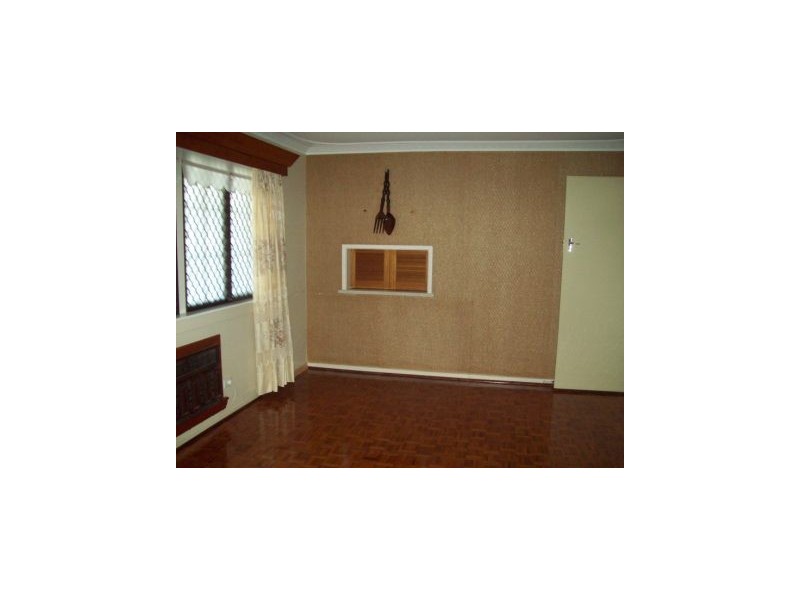 23 Lloyd George St, Eastern Heights QLD 4305