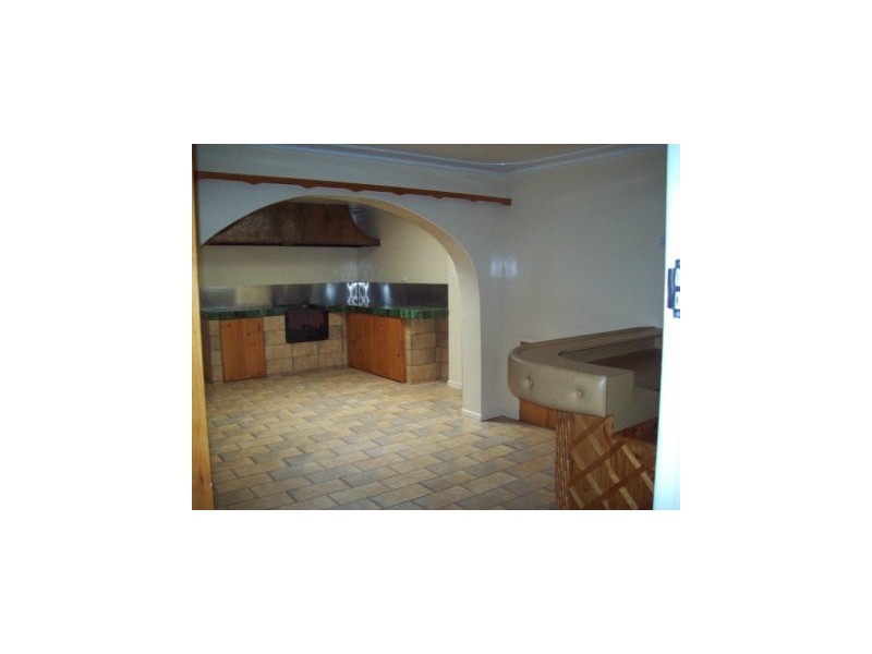 23 Lloyd George St, Eastern Heights QLD 4305