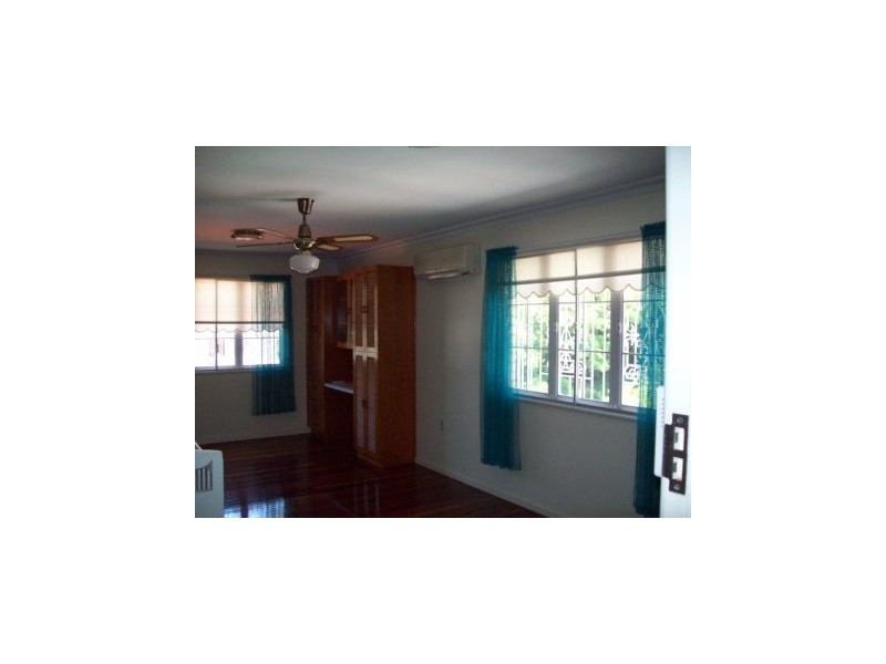 23 Lloyd George St, Eastern Heights QLD 4305