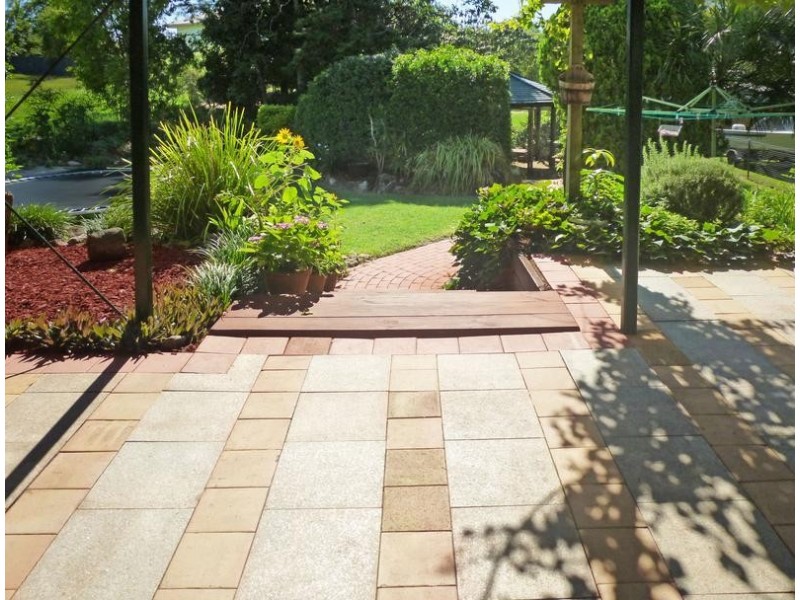 7 Johnston Street, Silkstone QLD 4304