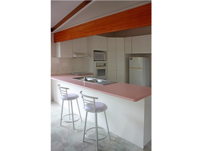 7 Johnston Street, Silkstone QLD 4304