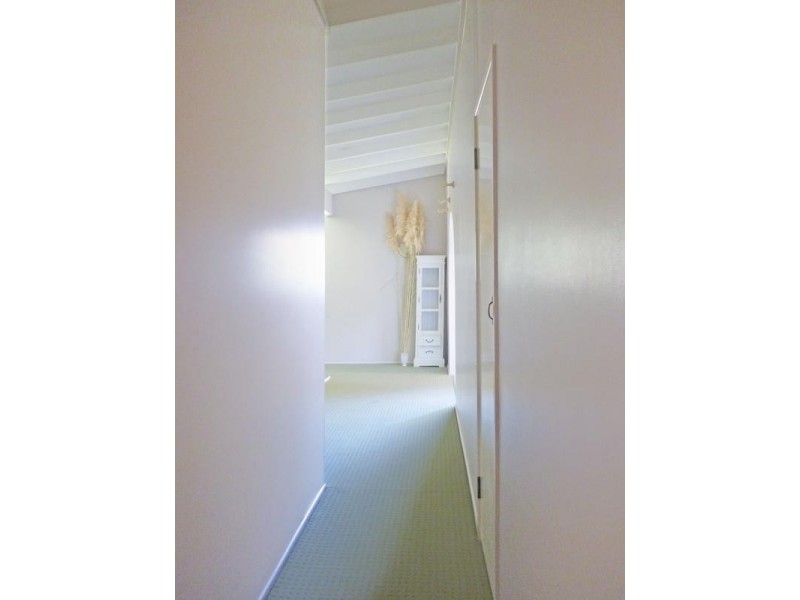 7 Johnston Street, Silkstone QLD 4304