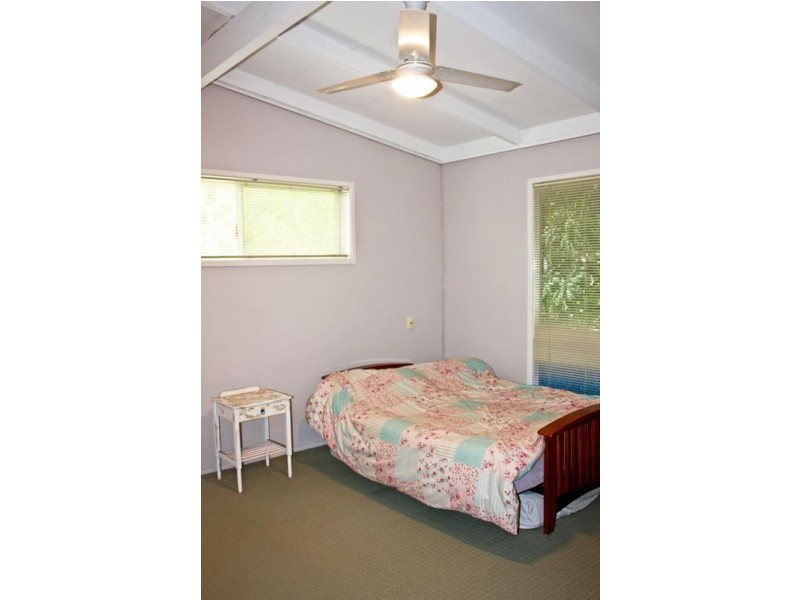 7 Johnston Street, Silkstone QLD 4304