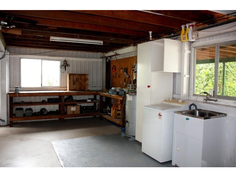 7 Johnston Street, Silkstone QLD 4304