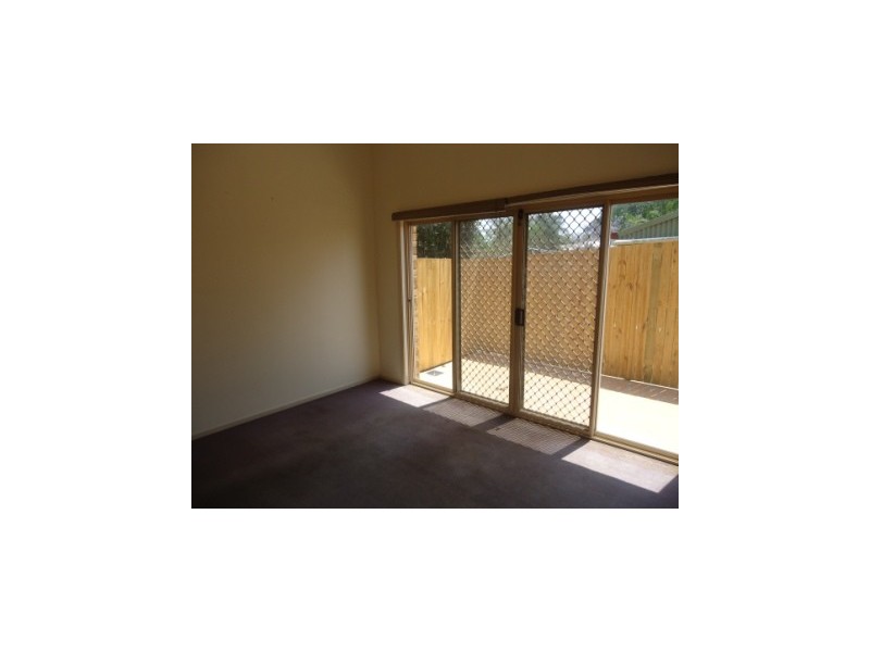 8/14 Spencer Street, Redbank QLD 4301