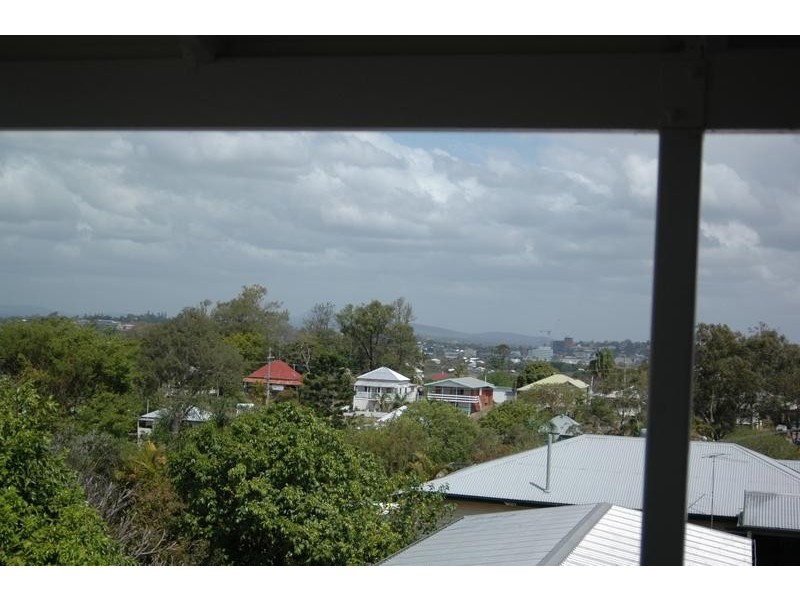 13 Hill Street, North Ipswich QLD 4305