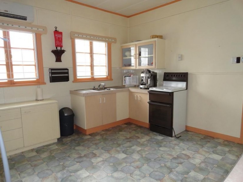 38 Alexandra Street, North Booval QLD 4304