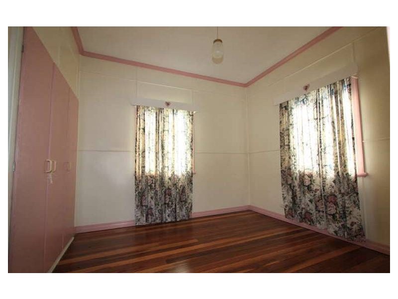 38 Alexandra Street, North Booval QLD 4304