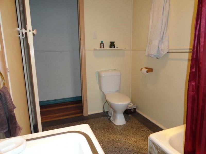 38 Alexandra Street, North Booval QLD 4304