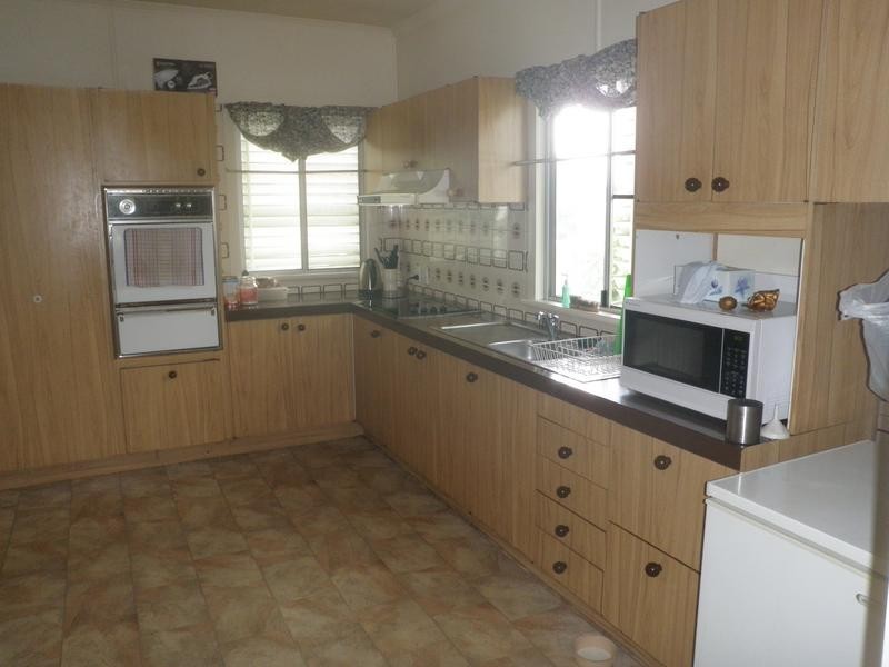 124 Glebe Road, Booval QLD 4304