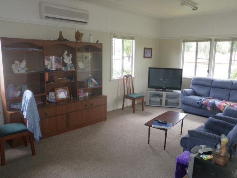 124 Glebe Road, Booval QLD 4304