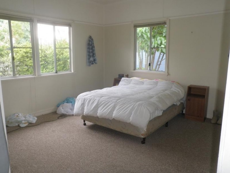 124 Glebe Road, Booval QLD 4304