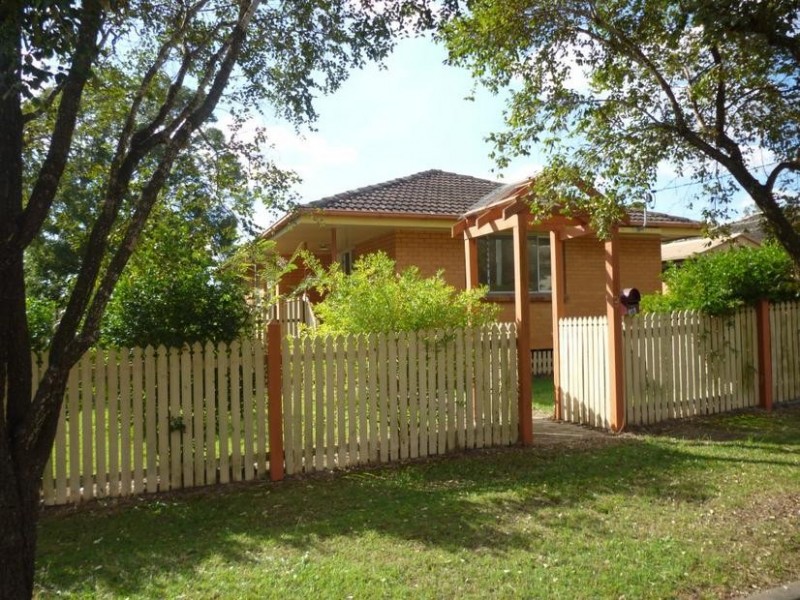 3 Dossie Street, Riverview QLD 4303