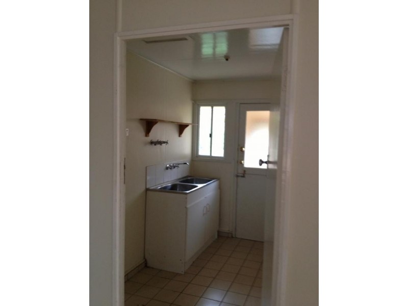 3 Dossie Street, Riverview QLD 4303