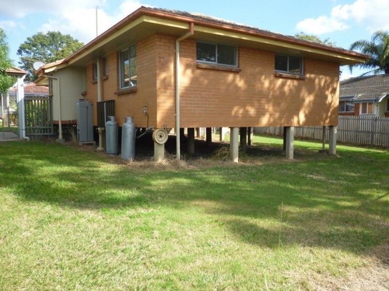 3 Dossie Street, Riverview QLD 4303