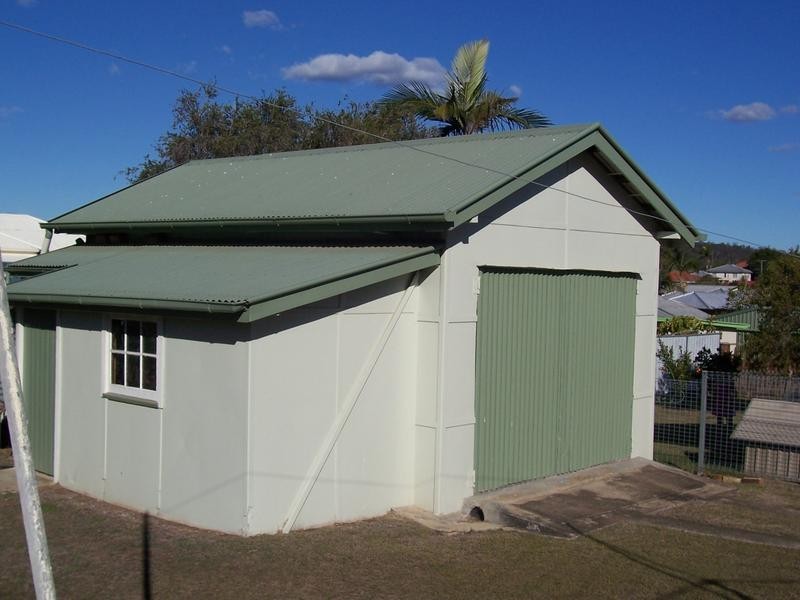 2 Schelbach Street, Booval QLD 4304