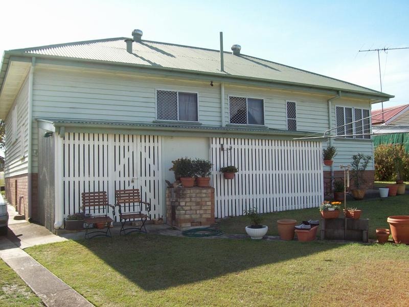 2 Schelbach Street, Booval QLD 4304