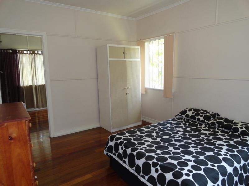 30 Minnis Street, Eastern Heights QLD 4305