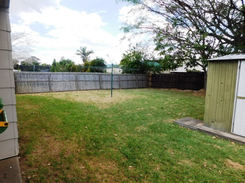 27 Phyllis Street, Eastern Heights QLD 4305