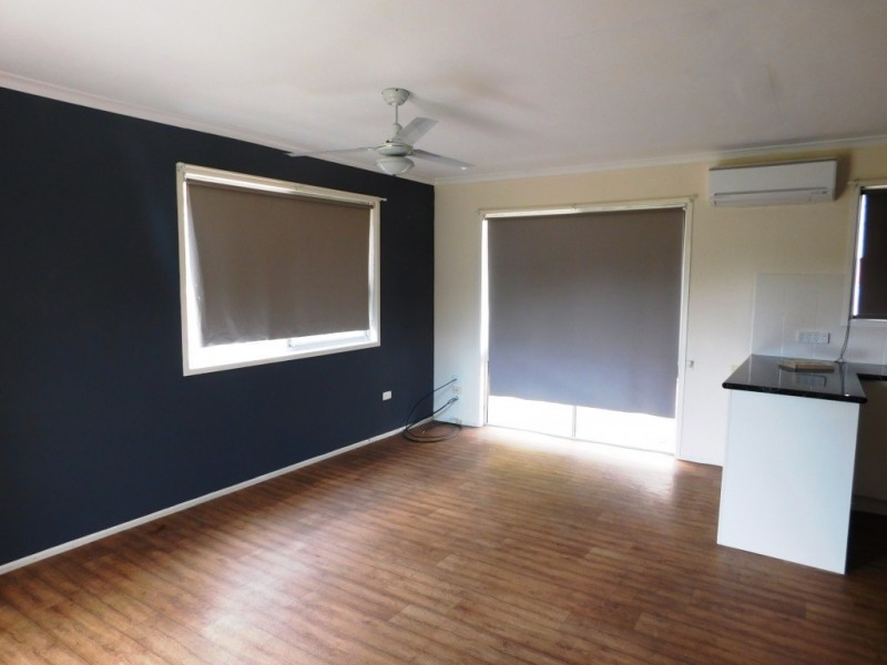 27 Phyllis Street, Eastern Heights QLD 4305