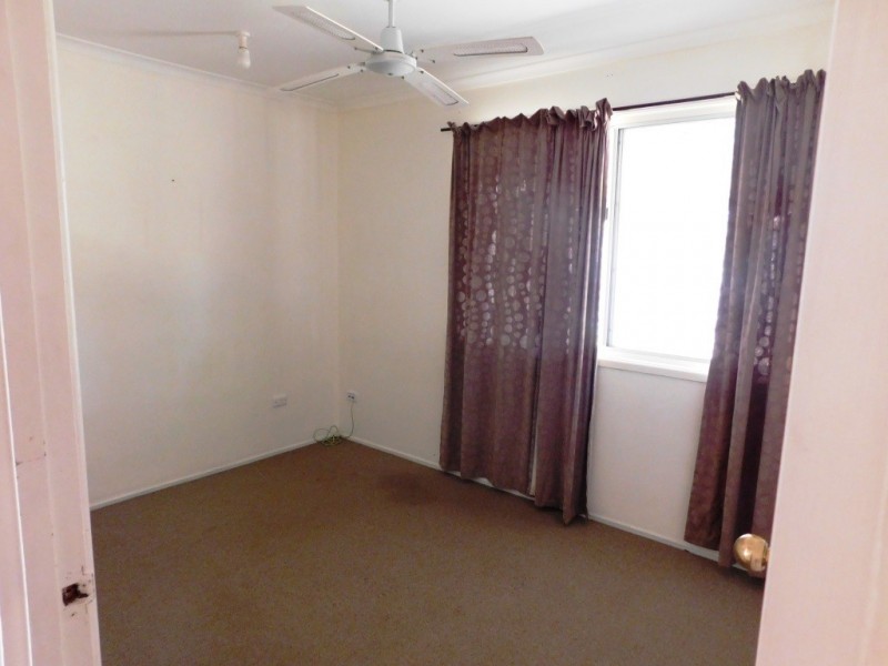27 Phyllis Street, Eastern Heights QLD 4305