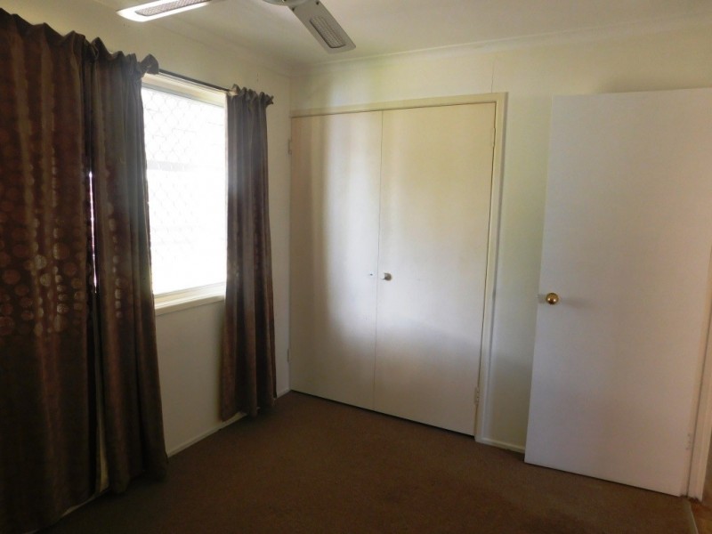 27 Phyllis Street, Eastern Heights QLD 4305