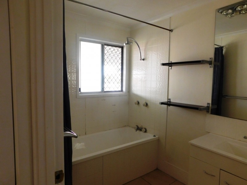 27 Phyllis Street, Eastern Heights QLD 4305