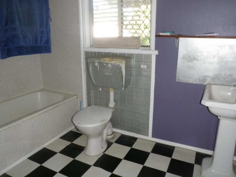 22 McGrath Lane, Booval QLD 4304