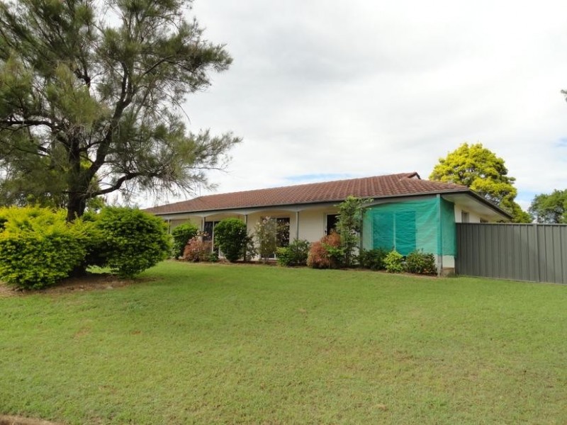 5 Barret Street, Flinders View QLD 4305