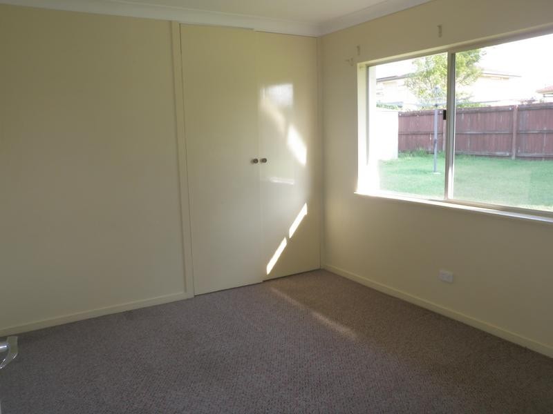 5 Barret Street, Flinders View QLD 4305