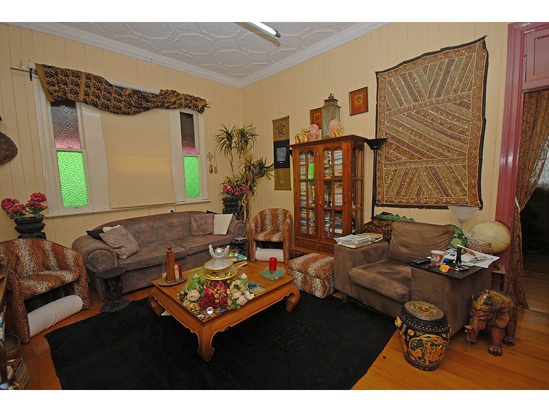 25 The Terrace, North Ipswich QLD 4305