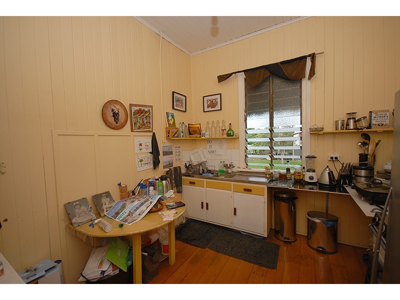 25 The Terrace, North Ipswich QLD 4305