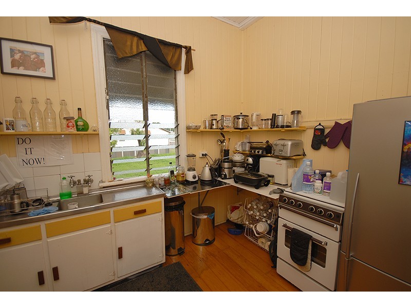 25 The Terrace, North Ipswich QLD 4305