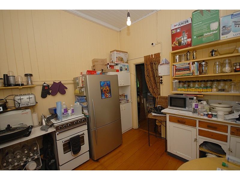 25 The Terrace, North Ipswich QLD 4305