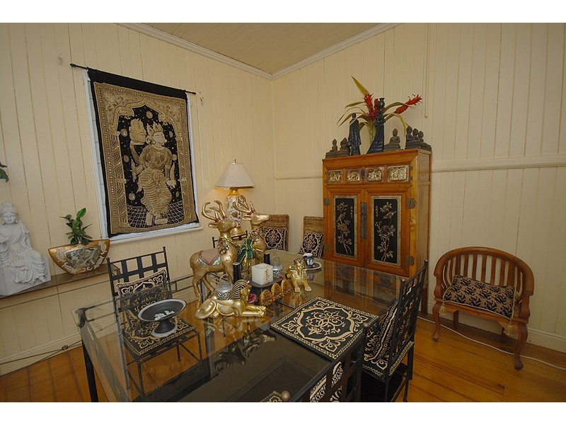 25 The Terrace, North Ipswich QLD 4305