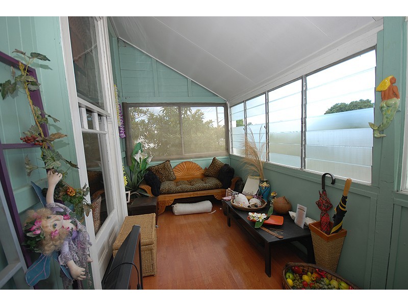 25 The Terrace, North Ipswich QLD 4305
