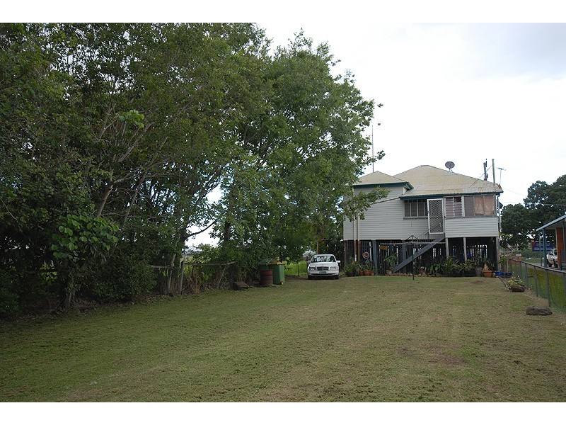 25 The Terrace, North Ipswich QLD 4305
