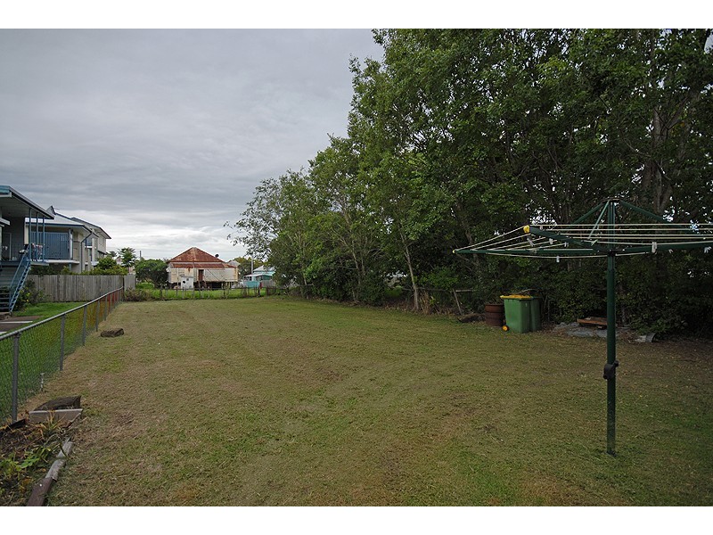 25 The Terrace, North Ipswich QLD 4305