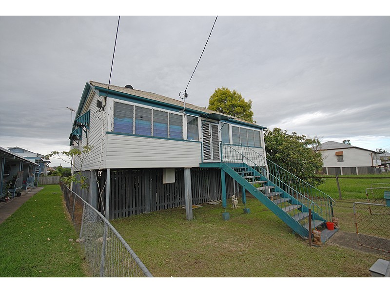25 The Terrace, North Ipswich QLD 4305