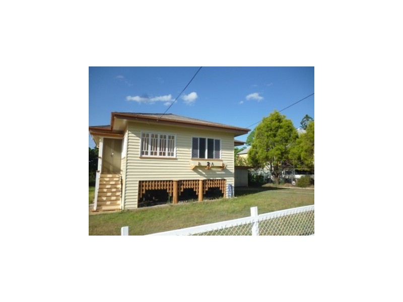 2A Railway Street, Booval QLD 4304