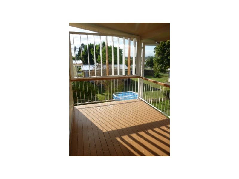 2A Railway Street, Booval QLD 4304