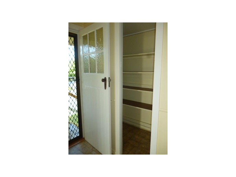 2A Railway Street, Booval QLD 4304