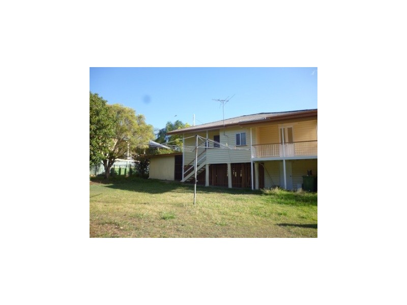 2A Railway Street, Booval QLD 4304