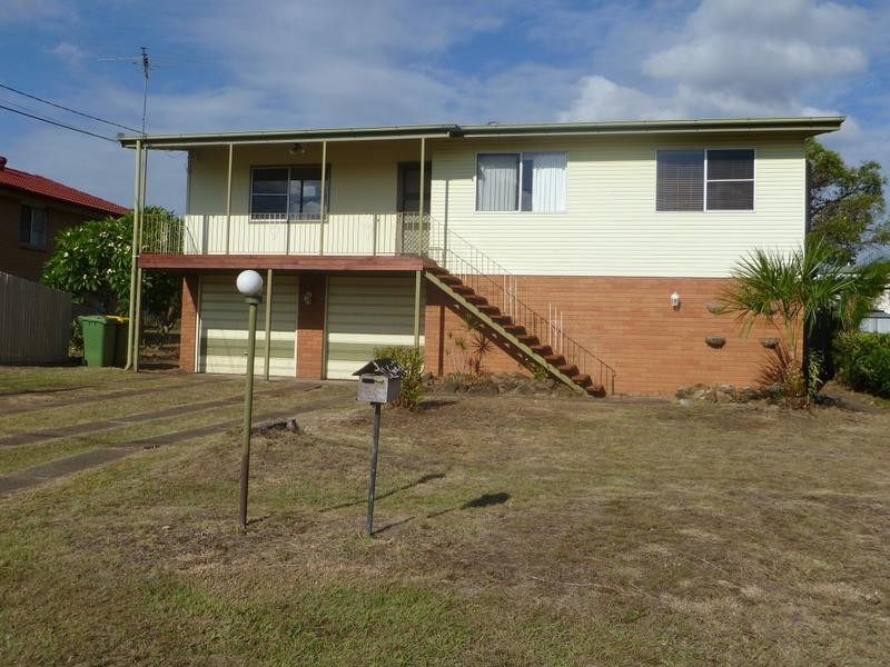 8 Pine Street, Flinders View QLD 4305