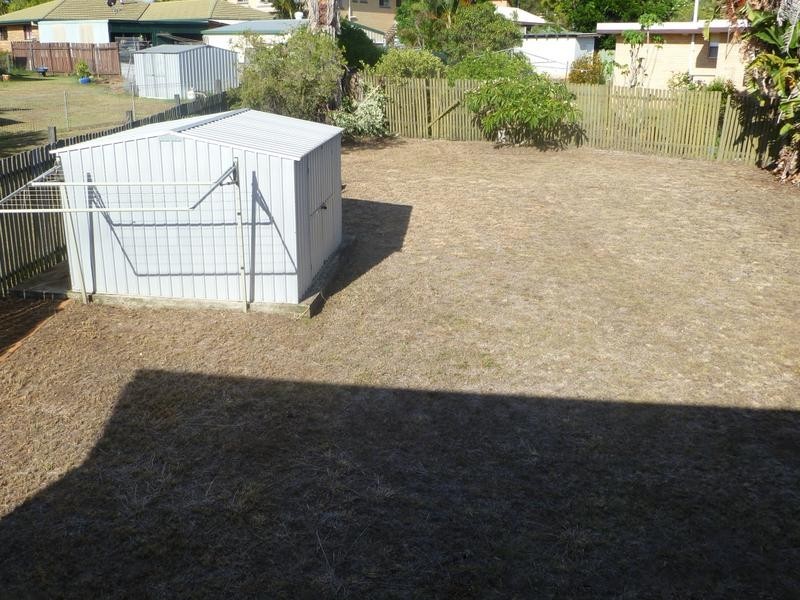 8 Pine Street, Flinders View QLD 4305
