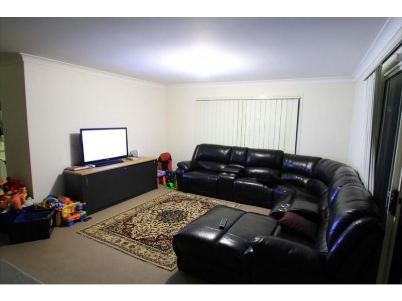 10 Chalmers Place, North Ipswich QLD 4305
