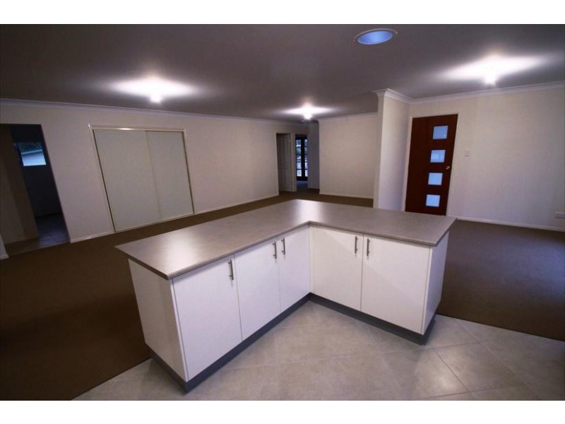 10 Chalmers Place, North Ipswich QLD 4305