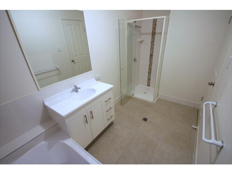 10 Chalmers Place, North Ipswich QLD 4305