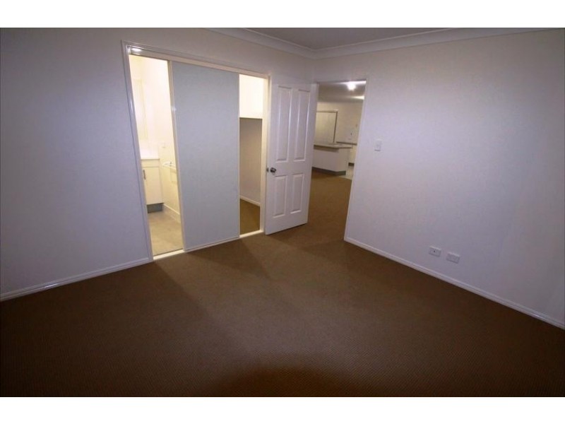 10 Chalmers Place, North Ipswich QLD 4305