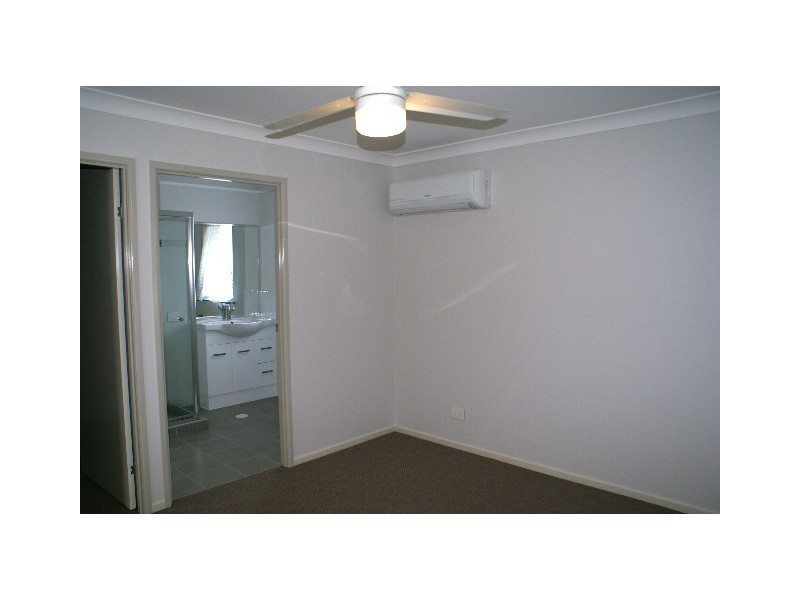 2/1B Edith Drive, North Ipswich QLD 4305